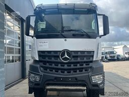 Mercedes-Benz Arocs 3340 A 6x6 Cargo Truck