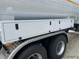 Mercedes-Benz Arocs 3340 6x4 Water Tank Truck