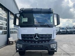 Mercedes-Benz Arocs 3340 6x6 Water Tank Truck