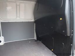 VOLKSWAGEN T6.1 lang / 1. Hand / PDC / Klima / FN: 56