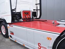 Scania 590S V8 NGS 4x2NB - NEW TACHO - ONLY 120 TKM - ...