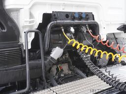 MAN TGX 18.510 4×2 tractor unit / Sleeper ca