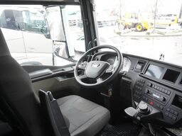 MAN TGX 18.510 4×2 tractor unit / Sleeper ca