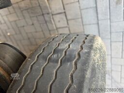 KRONE Schiebeplanen Auflieger mit Liftachse