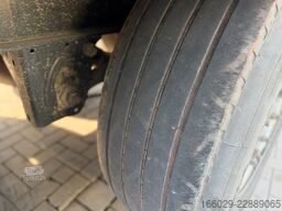 KRONE Schiebeplanen Auflieger mit Liftachse