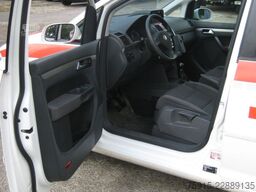 VW Touran 2,0 TDI Einsatzfahrzeug Strobel *TÜV NEU*