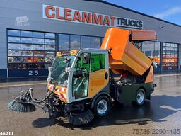 Bucher Citycat 2020 with 3-rd brush