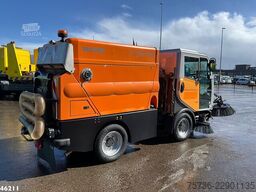 Bucher Citycat 2020 with 3-rd brush
