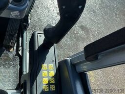 Bucher Citycat 2020 with 3-rd brush