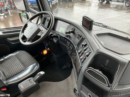 Volvo FH 420 8x4 HMF 22 Tonmeter laadkraan