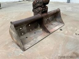 Kubota U 27-4