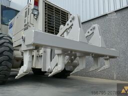 Komatsu GD555-5 Ex-army