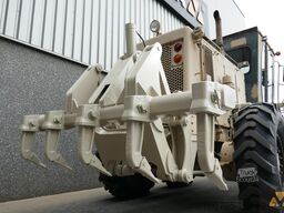 Caterpillar 130G Ex-army