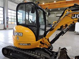 JCB 8025