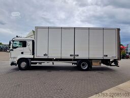 MAN TGM 18.290 Schmitz box with sidedoors - Zepro l...