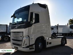 VOLVO FH 500 Globetrotter XL, Side Skirts