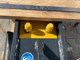 KOMATSU Mustang HM 702 Abbruchhammer / Abbruch