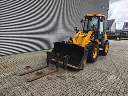 JCB 409 Bucket + Forks!