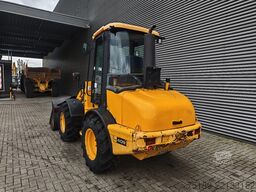 JCB 409 Bucket + Forks!