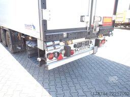 SCHMITZ CARGOBULL Doppelstock, Blumenbreite, SCB T.KM one