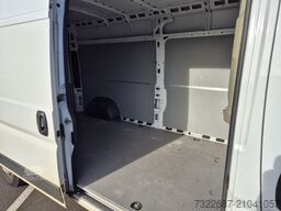 Peugeot Boxer L3H2 335 Hdi 140 Bott Boden & Wandverkleidung Navi R-Kamera Tempomat