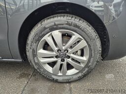 Peugeot Expert L2 180 EAT8 erhöhte Nutzlast Laderaumboden Connect-Paket Trennwand verglast 17 Zoll LM Sommer Ersatzrad Seitenscheibe schiebbar
