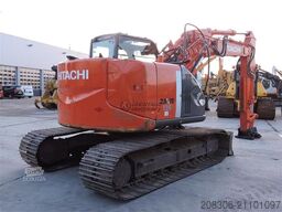 HITACHI ZX135