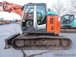 HITACHI ZX135
