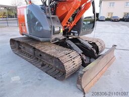 HITACHI ZX135