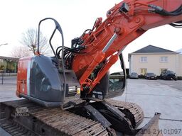 HITACHI ZX135