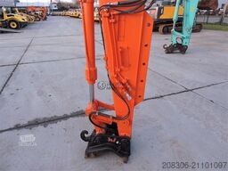 HITACHI ZX135