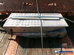 King 3-axle semi-lowbed trailer 44T + ramps