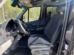 Mercedes-Benz Sprinter Minibus – 11 seats – Two sets of tires