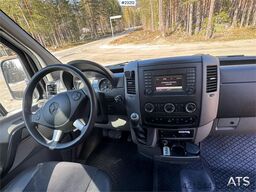 Mercedes-Benz Sprinter Minibus – 11 seats – Two sets of tires