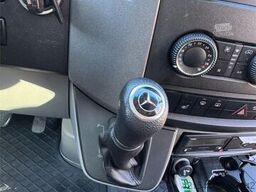 Mercedes-Benz Sprinter Minibus – 11 seats – Two sets of tires