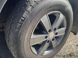 Mercedes-Benz Sprinter Minibus – 11 seats – Two sets of tires