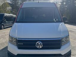 VW Crafter Minibus – 10 seats – 4x4 -Wheelchair lift