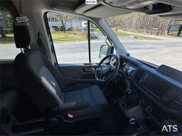 VW Crafter Minibus – 10 seats – 4x4 -Wheelchair lift