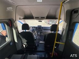 VW Crafter Minibus – 10 seats – 4x4 -Wheelchair lift