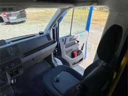 VW Crafter Minibus – 10 seats – 4x4 -Wheelchair lift