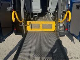 VW Crafter Minibus – 10 seats – 4x4 -Wheelchair lift