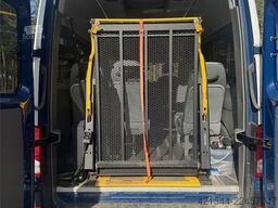 VW Crafter Minibus – 10 seats – 4x4 -Wheelchair lift