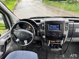 Mercedes-Benz Sprinter 519 CDI Minibus – 17 Seats WATCH VIDEO