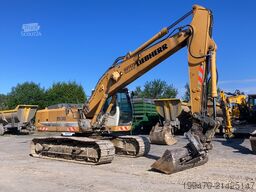 Liebherr R906 LC Litronic with two buckets