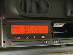 DAF LF 220 108 4x2 Blache