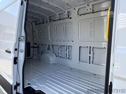 VW Crafter 35 2.0 TDI FWD LR Hochdach AHK Klima