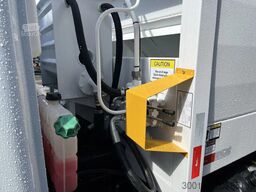 Mercedes-Benz Accelo 815 4x2 Garbage Compactor (2 units) Acce...