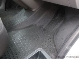 VOLKSWAGEN T6.1 lang / 1. Hand / PDC / Klima / FN: 100