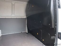 VOLKSWAGEN T6.1 lang / 1. Hand / PDC / Klima / FN: 100