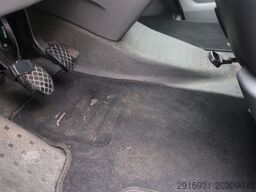 VOLKSWAGEN T6.1 9 Sitzer 1. Hand / Klima / FN:236